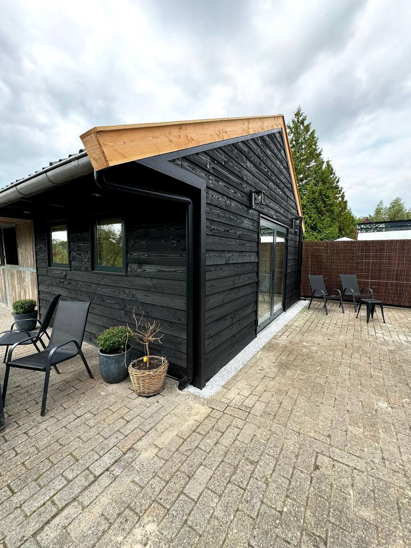 515613368_17850893493487962_7842875838860804349_n copy